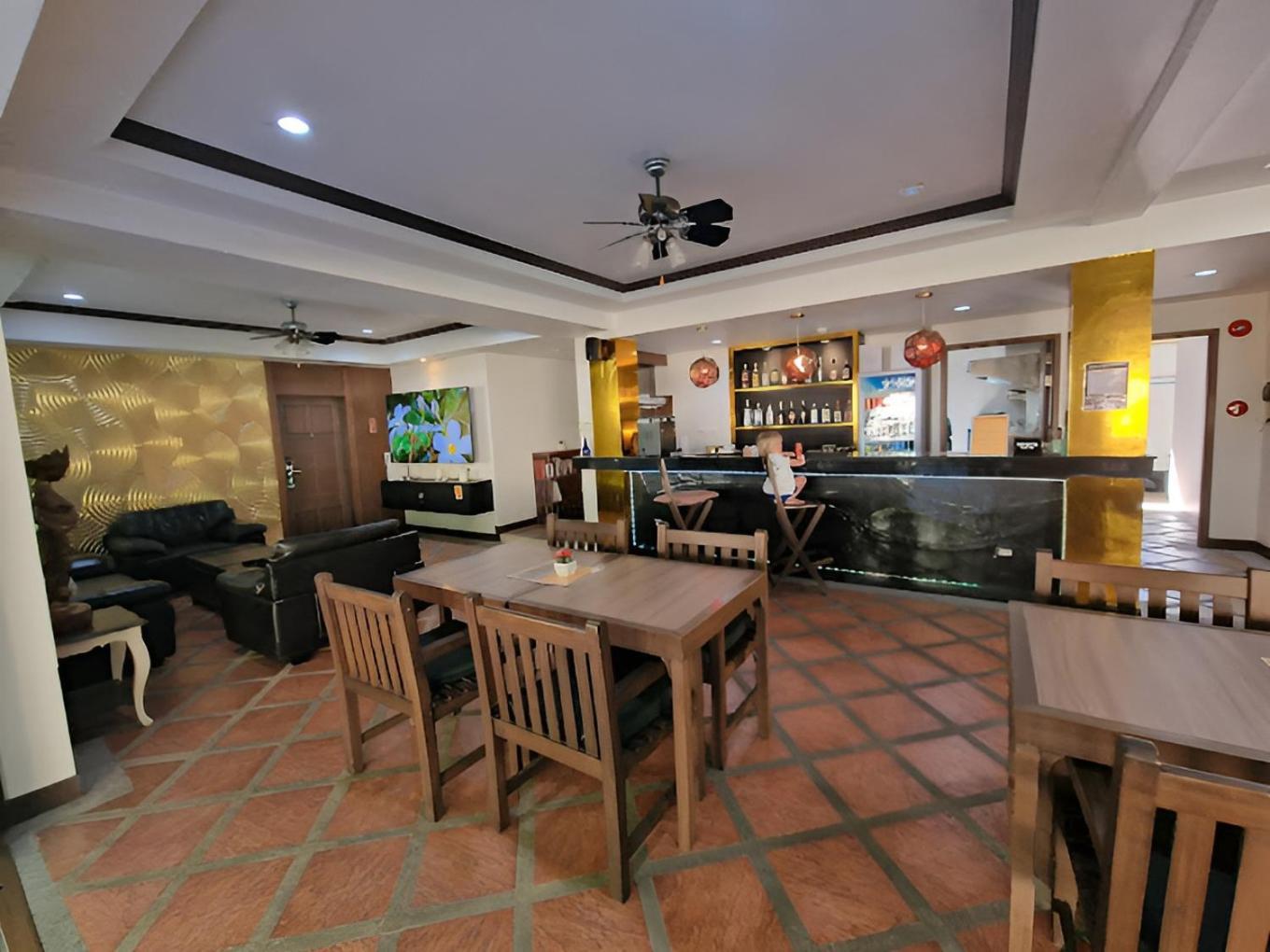 ราทาน่าฮิลล์ ป่าตอง Aparthotel Patong ภายนอก รูปภาพ