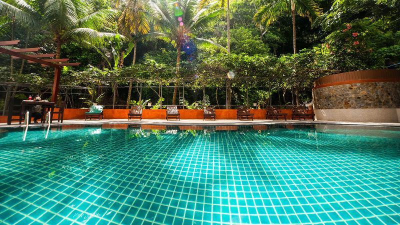 ราทาน่าฮิลล์ ป่าตอง Aparthotel Patong ภายนอก รูปภาพ
