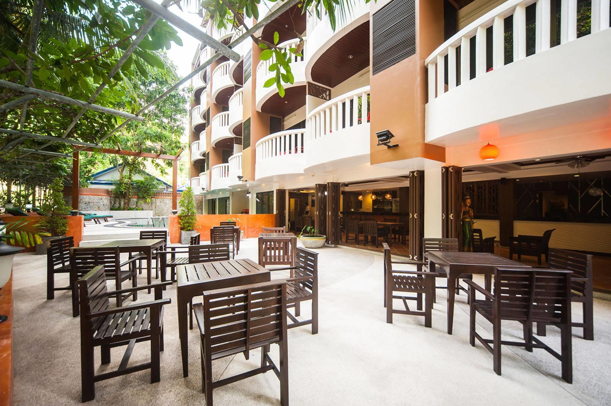 ราทาน่าฮิลล์ ป่าตอง Aparthotel Patong ภายนอก รูปภาพ