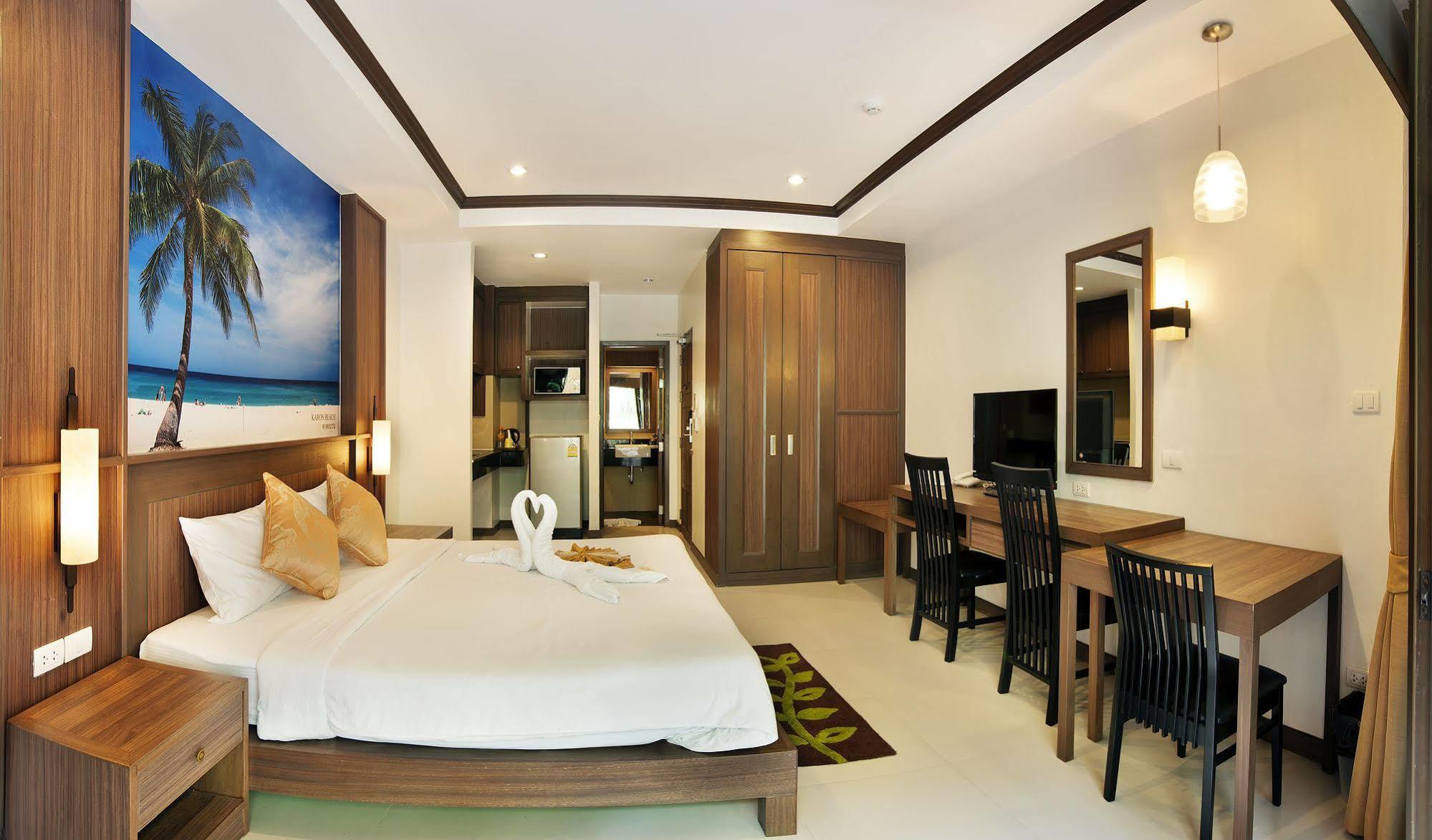ราทาน่าฮิลล์ ป่าตอง Aparthotel Patong ภายนอก รูปภาพ